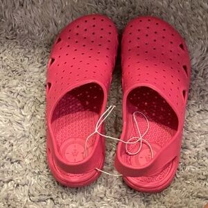 Totes pink shoes size 2-3. NWOT.